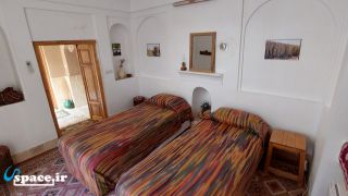 نمای داخلی اتاق تاک اقامتگاه بوم گردی نارنجستان یزد