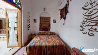 نمای داخلی اتاق ترنج اقامتگاه بوم گردی نارنجستان یزد